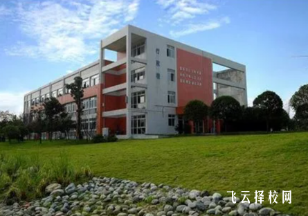 安居職中在哪里,中專報名怎樣聯(lián)系