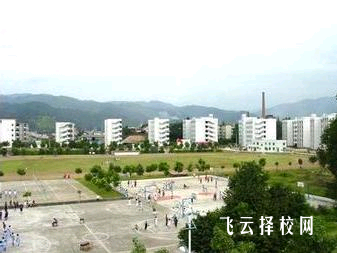 板倉職高全稱叫什么,學校地址在哪里