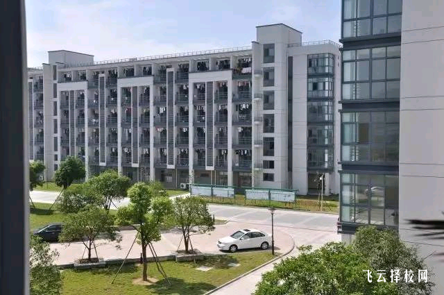 雅安三中全稱叫什么,學校地址在哪里