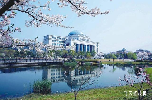 內江市高級技工學校招往屆畢業生嗎