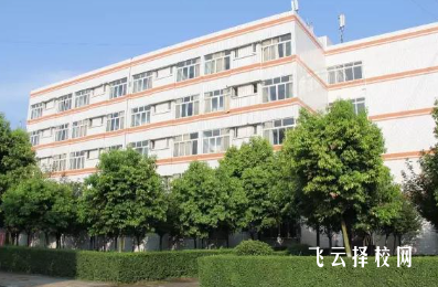 南充外語中等專業學校學費多少