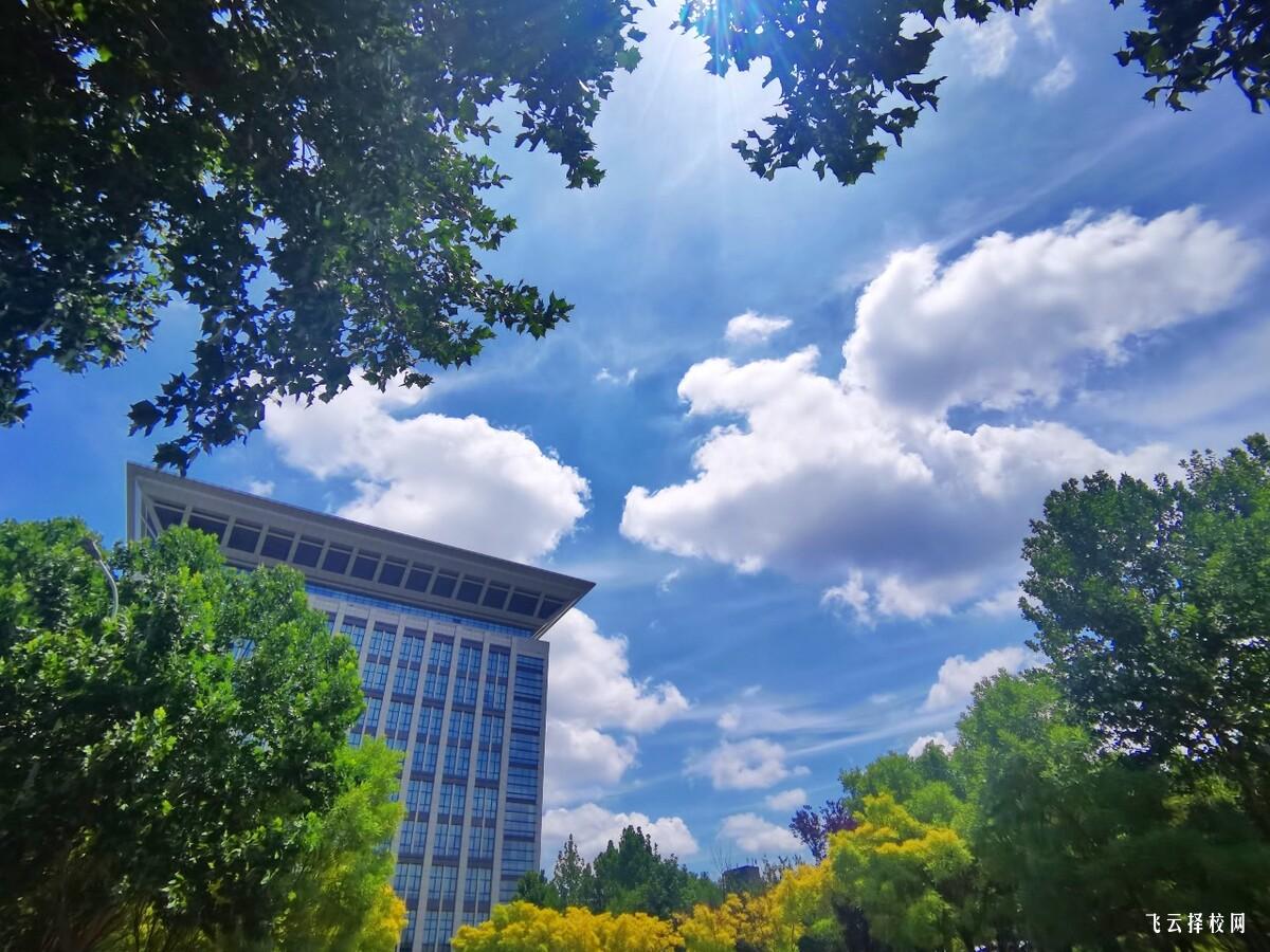 眉山天府新區信息職業學院學費多少