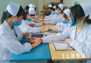 讀了衛(wèi)校可以當醫(yī)生嗎