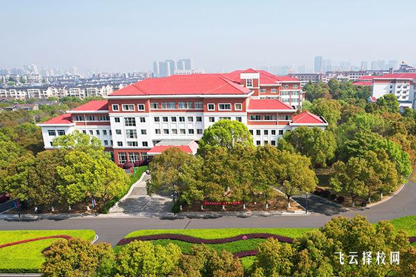 德陽科貿職業學院學費一年多少