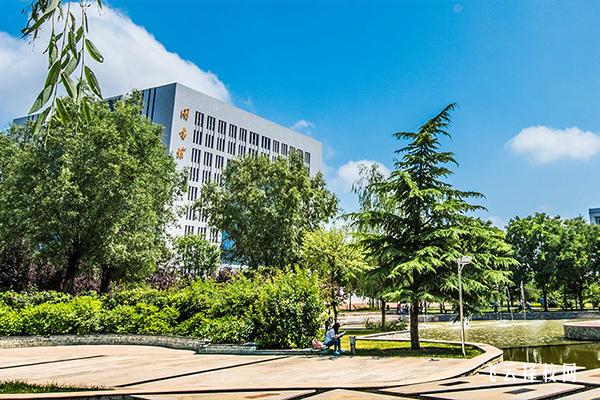 德陽科貿(mào)是一所什么學校