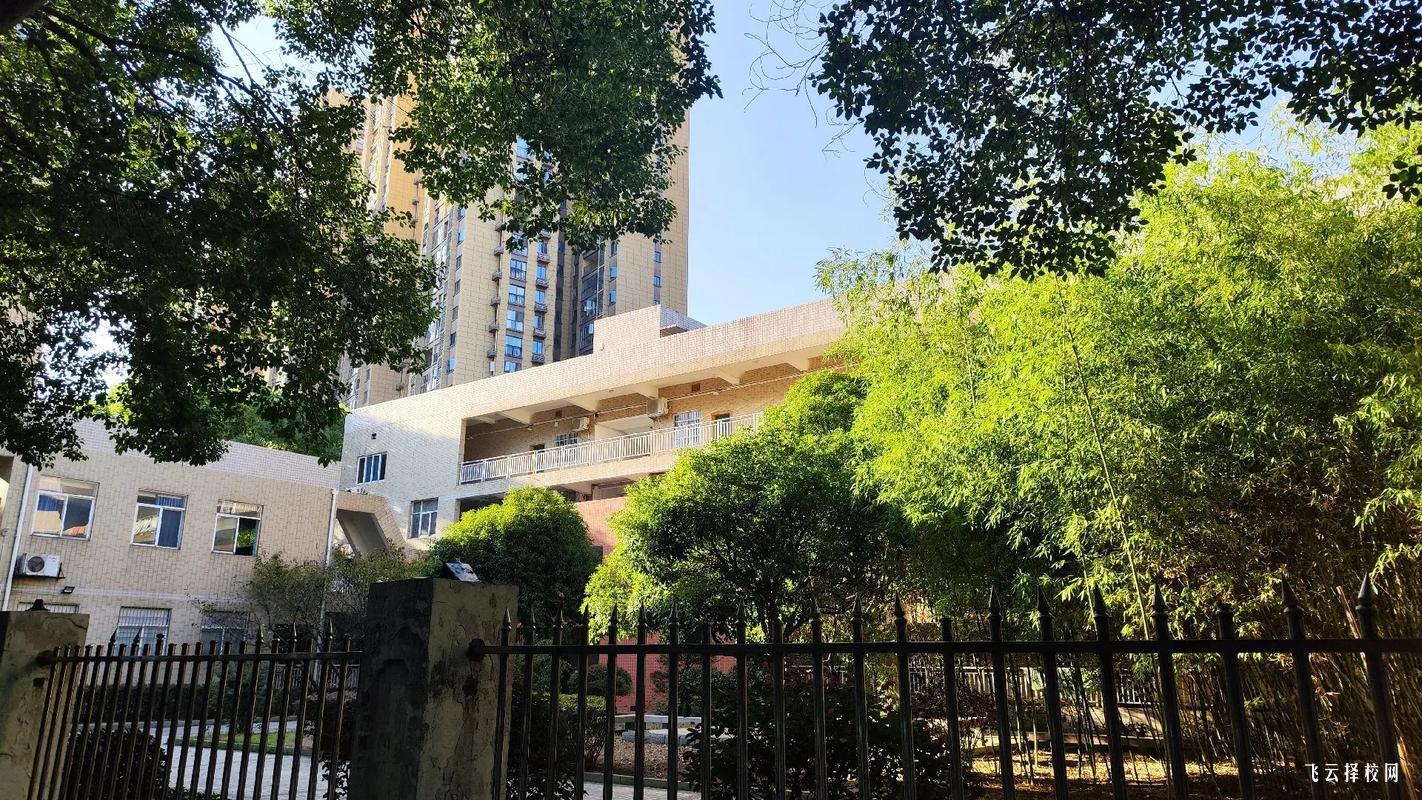 成都民辦大專學(xué)費(fèi)多少