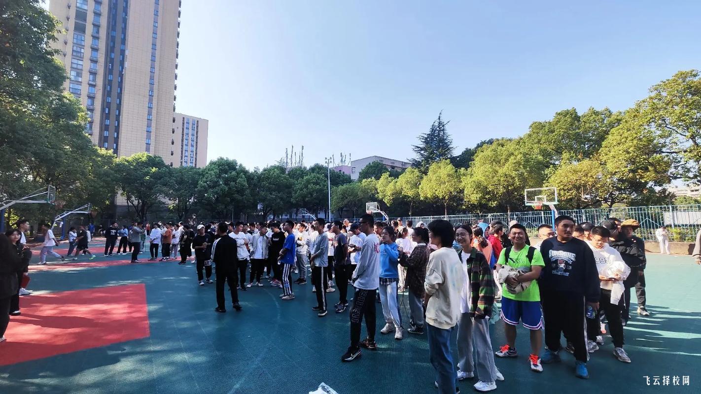 成都哪些學(xué)校有職高也有自己的大專