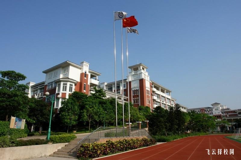 達(dá)州中醫(yī)藥職業(yè)學(xué)院一年學(xué)費(fèi)多少