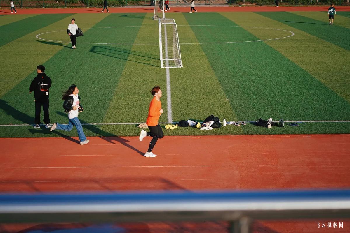 高三成績墊底提前單招是民辦還是公辦