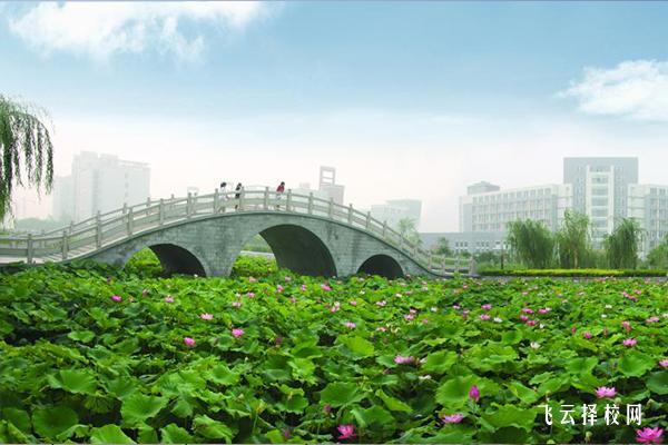 內江醫(yī)學院學費多少錢