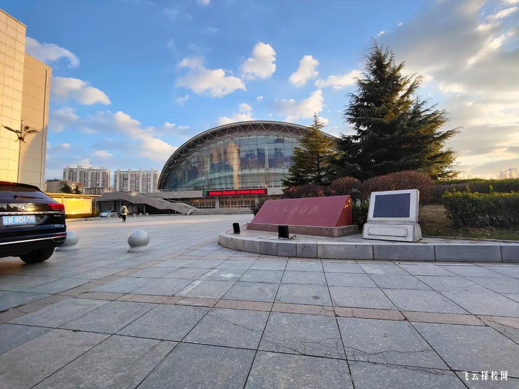 四川電子機械職業技術學院學費