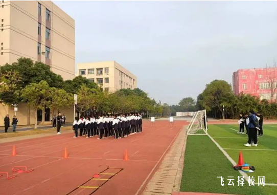 初中復讀和讀職業學校哪個更好