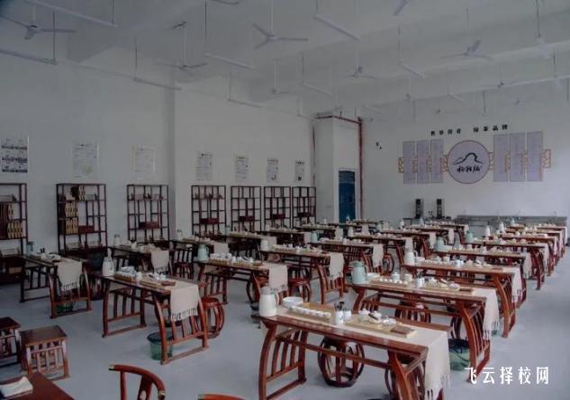 雅安航空工業聯合技工學校2025年招生簡章