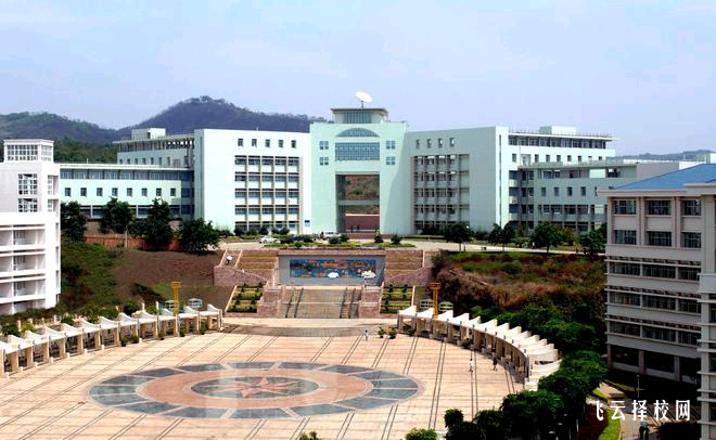 四川省服裝藝術學校2025年招生簡章