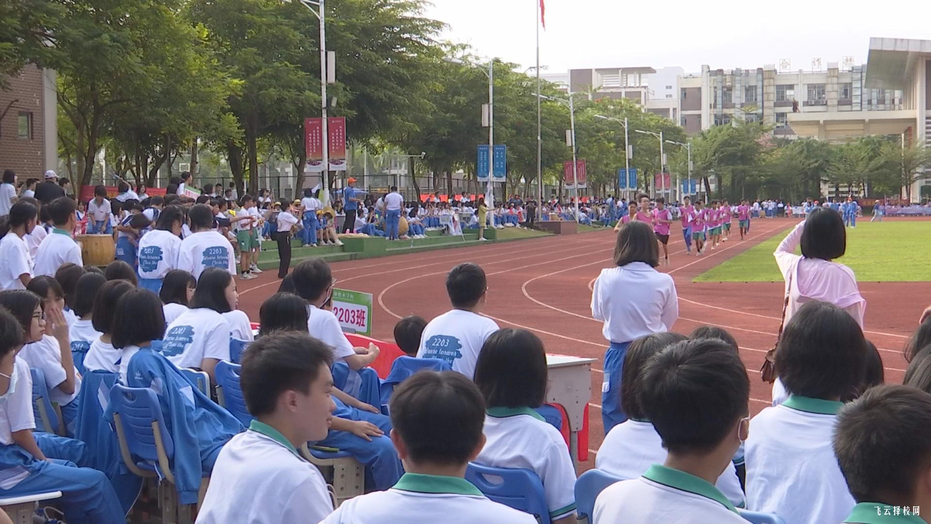 四川職高學(xué)校環(huán)境與設(shè)施對比