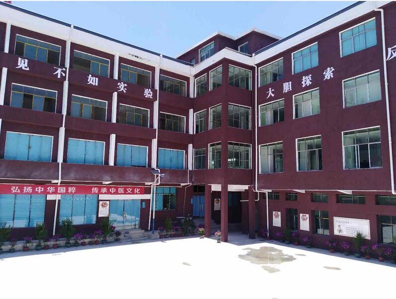 四川職高學(xué)校環(huán)境與設(shè)施對(duì)比