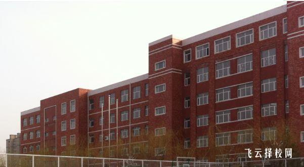 成都中醫藥大學附屬醫院針灸學校的學費與課程設置