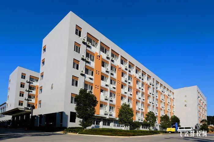 成都中醫(yī)藥大學附屬醫(yī)院針灸學校的專業(yè)設(shè)置與發(fā)展前景