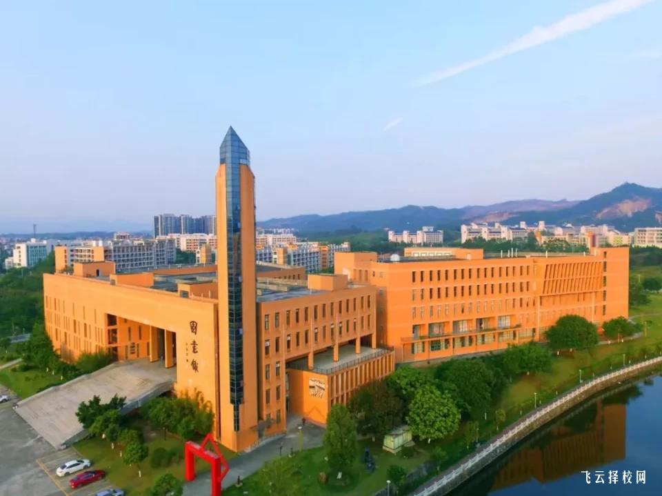 四川大學附設華西衛(wèi)生學校的護理與醫(yī)學專業(yè)推薦