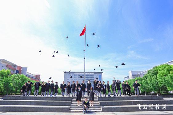 正卓教育職校軍事化管理模式利弊探討