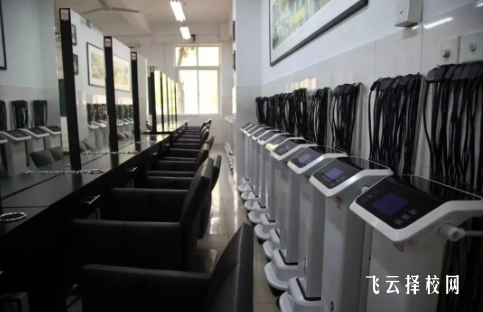 成都現(xiàn)代職校美容美發(fā)專業(yè)就業(yè)方向及行業(yè)趨勢