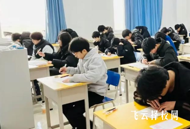 選單招機構看哪些條件？